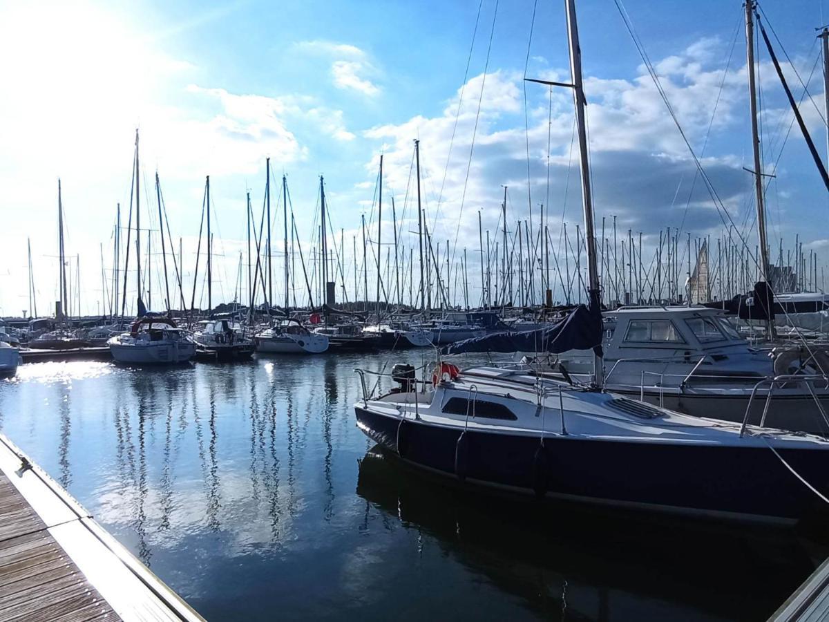 Le Kenav - Studio A 300 M Du Port Locmiquélic Kültér fotó