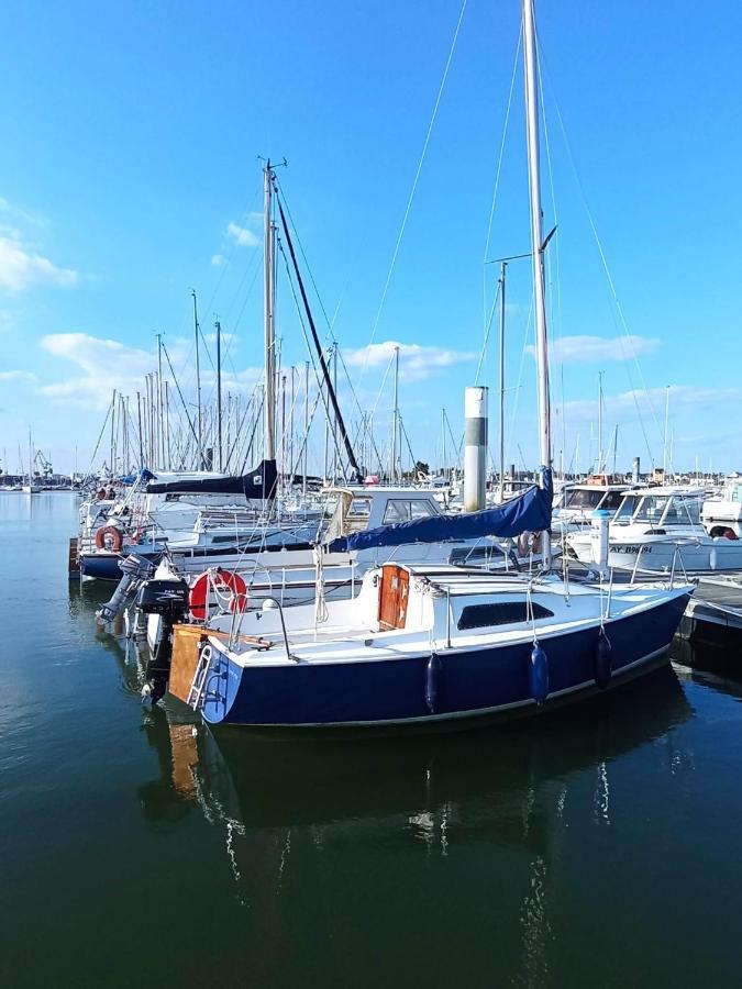 Le Kenav - Studio A 300 M Du Port Locmiquélic Kültér fotó